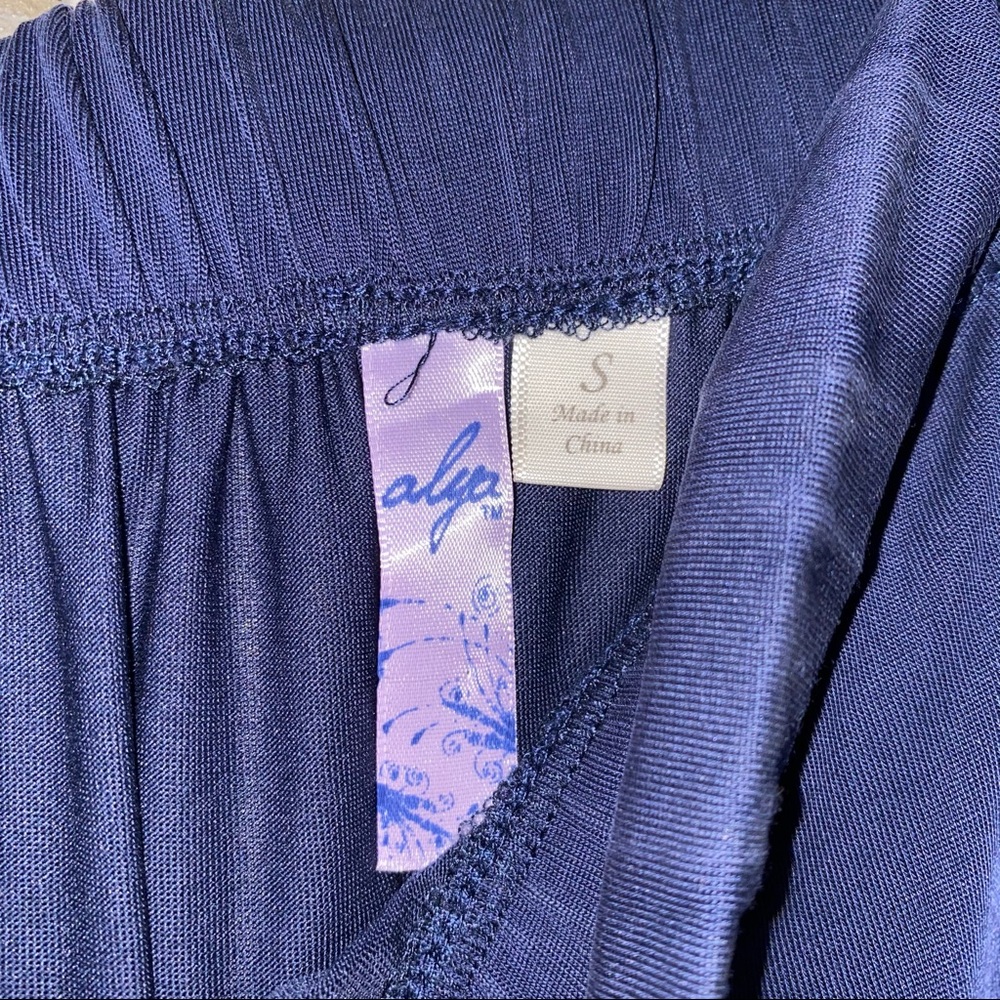 Alya Boutique Off the Shoulder Top - Picture 2 of 2